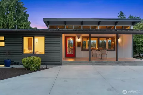 16506 34th Ave NE, Lake Forest Park, WA 98155