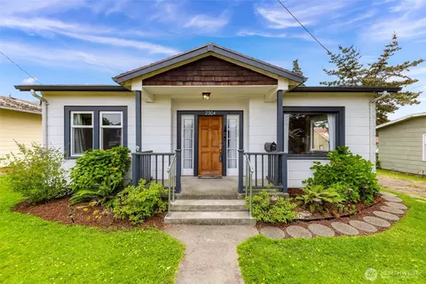 2304 F St, Bellingham, WA 98225