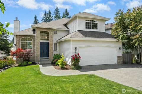 2033 NE 24th St, Renton, WA 98056