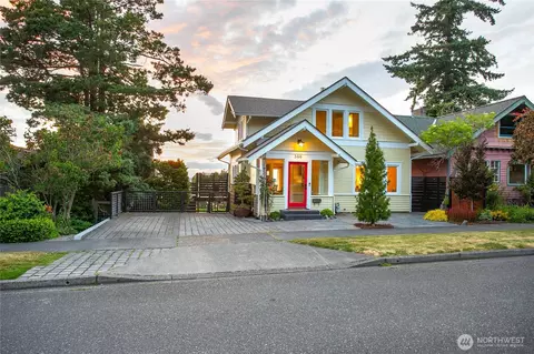 346 S Forest St, Bellingham, WA 98225