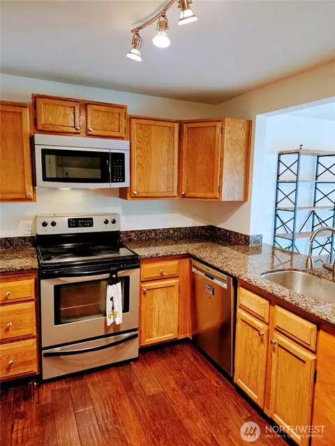 12840 SE 40th Ct #B12, Bellevue, WA 98006