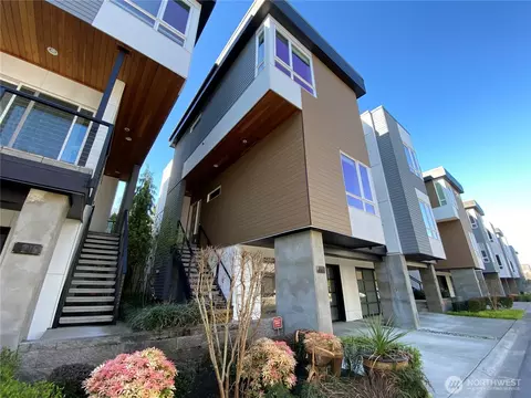 213 4th Ct S, Kirkland, WA 98033