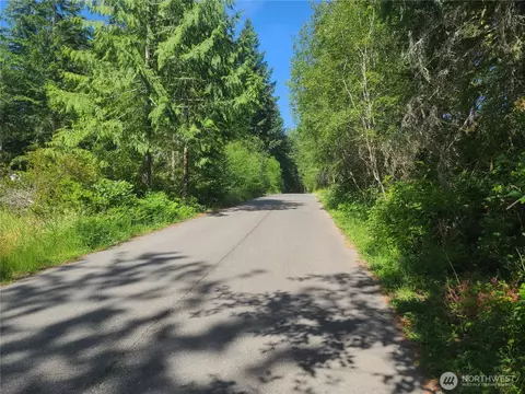 15908 71st St NW #NW, Lakebay, WA 98349