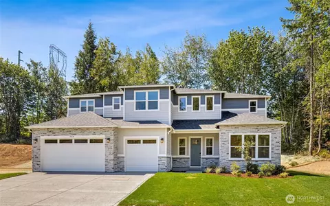 10630 134th Dr NE #112, Lake Stevens, WA 98258