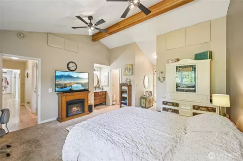 Bedroom - 910 Crestline Dr, Longview, WA 98632 photo 3 of 5