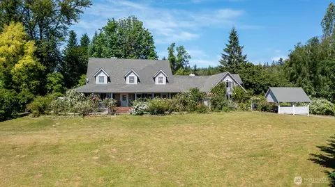 909 308th St NE, Stanwood, WA 98292