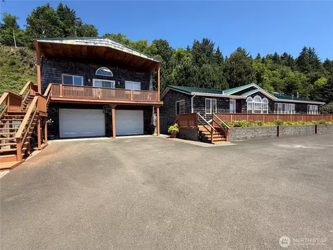 144 State Rt 101, Chinook, WA 98614