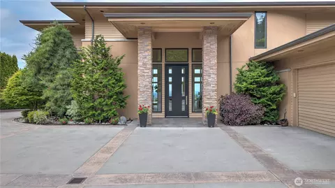 14857 SE 50th St, Bellevue, WA 98006
