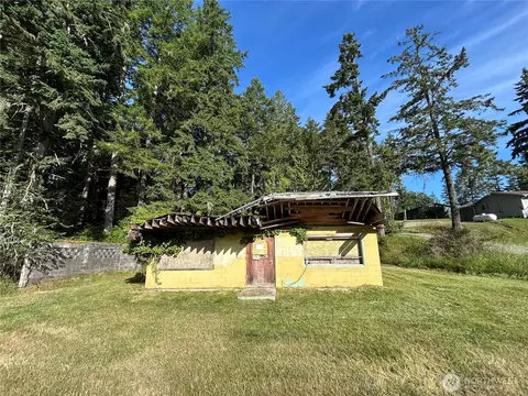 1012 E Herron Blvd NW, Lakebay, WA 98349