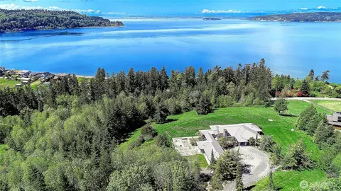 347 Ravenswood Ln, Camano Island, WA 98282