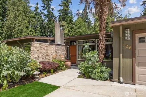 126 SW 171st St, Normandy Park, WA 98166