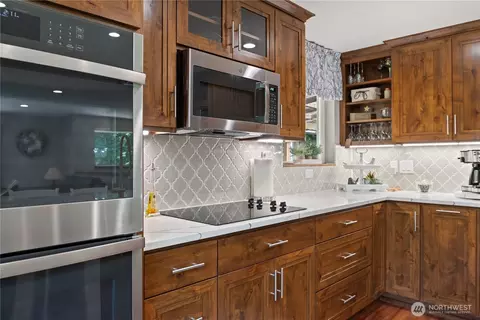 Kitchen - 175 Beemon Dr, Longview, WA 98632 photo 3 of 4