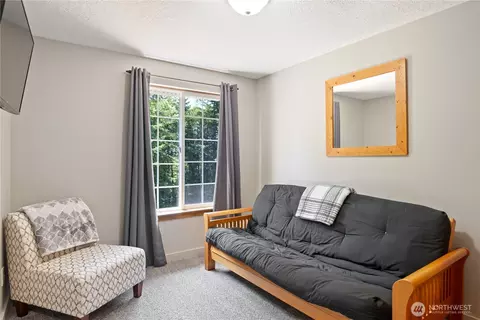 Bedroom - 175 Beemon Dr, Longview, WA 98632 photo 3 of 5