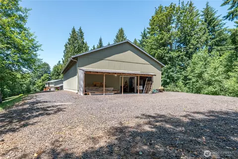 Exterior - 175 Beemon Dr, Longview, WA 98632 photo 4 of 9