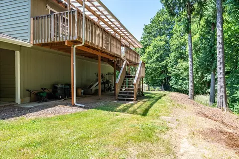 Exterior - 175 Beemon Dr, Longview, WA 98632 photo 6 of 9