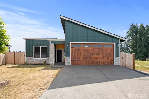 2122 Hawks View Ln, Winlock, WA 98596