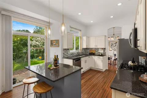 Kitchen - 23618 Carter Rd, Bothell, WA 98021 photo 3 of 4