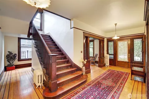 906 E Shelby St, Seattle, WA 98102 photo 4