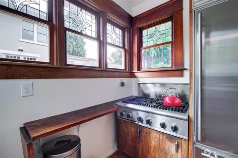 906 E Shelby St, Seattle, WA 98102 photo 10