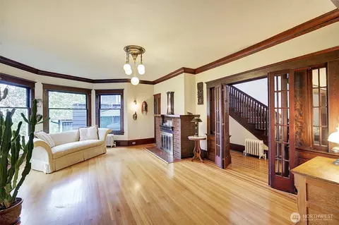 906 E Shelby St, Seattle, WA 98102 photo 5
