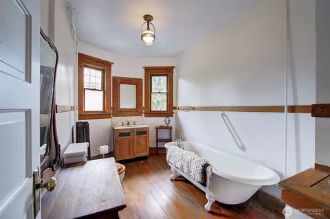 906 E Shelby St, Seattle, WA 98102 photo 17