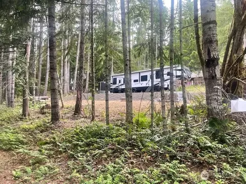230 N Potlatch Dr N, Hoodsport, WA 98548