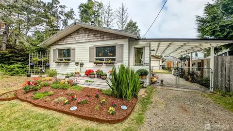 1215 273rd Pl, Ocean Park, WA 98640