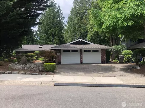 16765 154th Ave SE, Renton, WA 98058