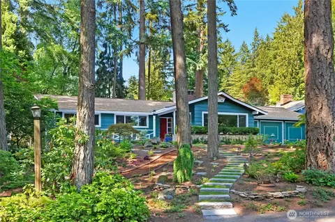 3730 NE 187th St, Lake Forest Park, WA 98155