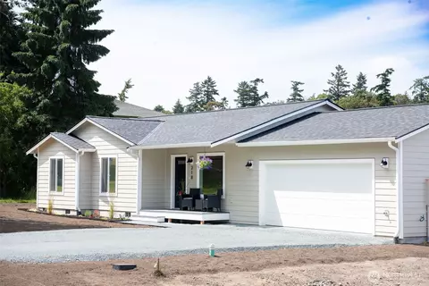 218 NW 3rd St, Coupeville, WA 98239