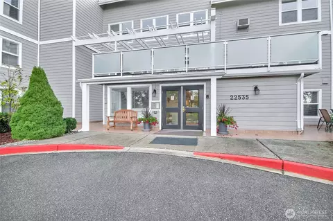 22535 SE Highland Cir #106, Issaquah, WA 98029