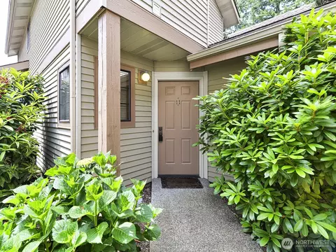 1572 NE 177th St #B11, Shoreline, WA 98155