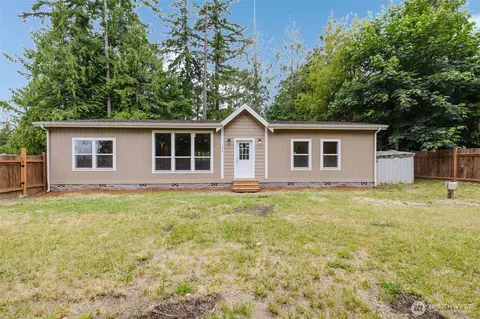 20 E Greenwood Ln, Shelton, WA 98584