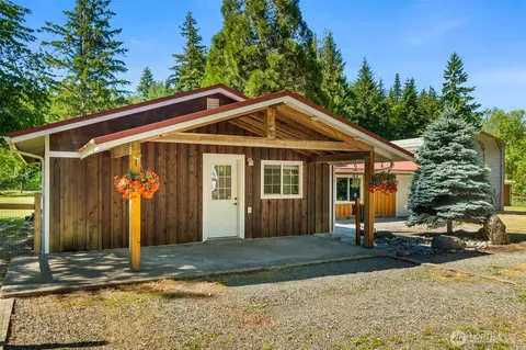 327 Garrard Creek Rd, Rochester, WA 98579