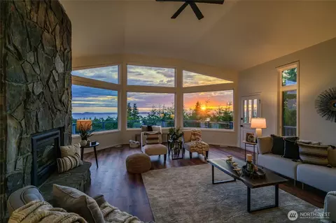 3995 Bay Ln, Anacortes, WA 98221