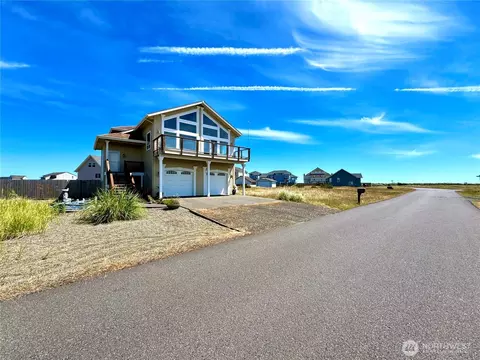 1472 Trade Wind Ave SW, Ocean Shores, WA 98569