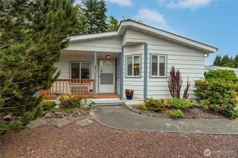 111 NE Saturn Ln, Bremerton, WA 98311