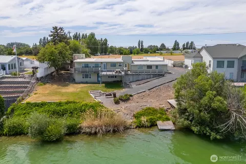 2497 Westshore Dr NE, Moses Lake, WA 98837