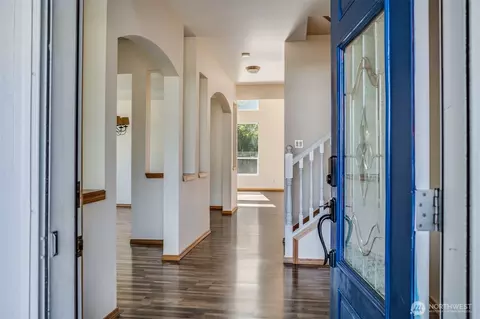 Entry Way - 807 Williams St NW, Orting, WA 98360 photo 2 of 4