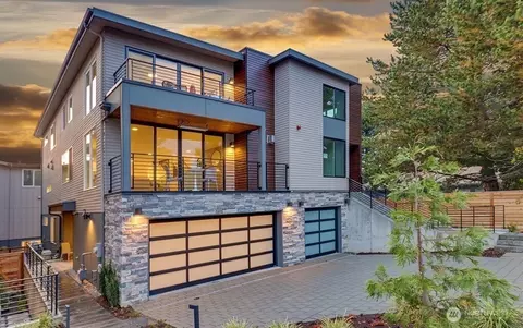 8707 116th Ave NE #A, Kirkland, WA 98033
