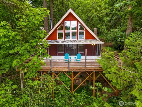 6319 Swayne Dr NE, Olympia, WA 98516