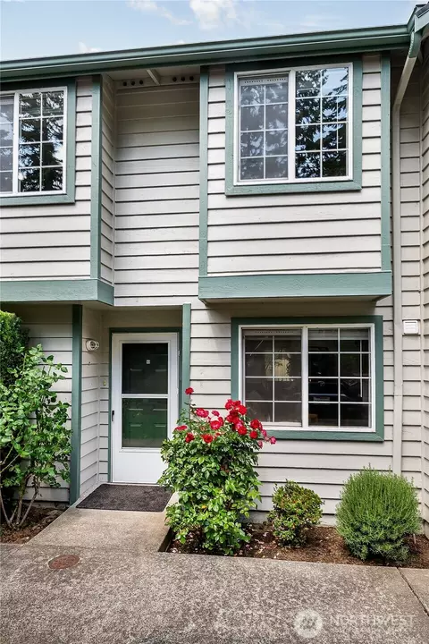 21305 50th Ave W #B2, Mountlake Terrace, WA 98043