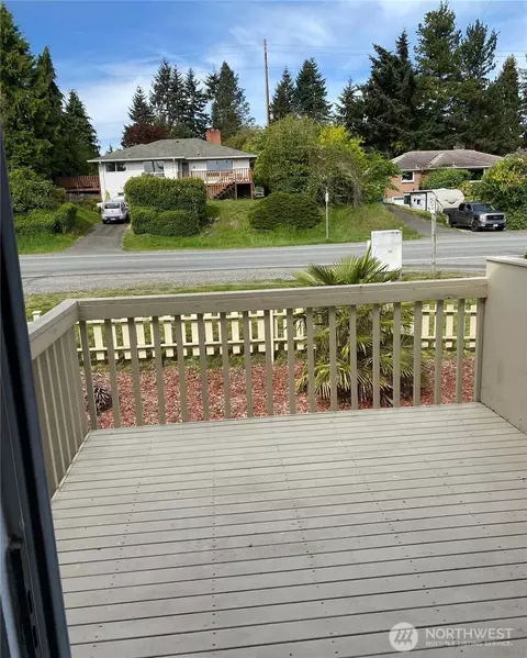 Exterior - 6003 Broadway, Everett, WA 98203 photo 2 of 2