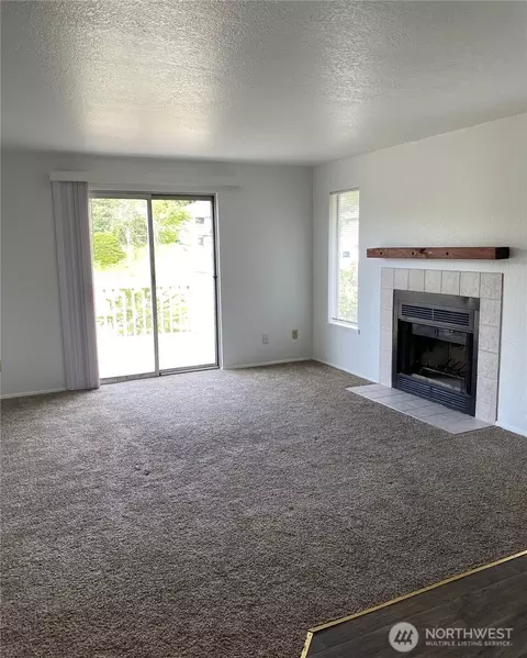 Living - 6003 Broadway, Everett, WA 98203 photo 2 of 2