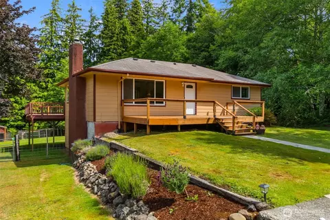 508 Ocean Beach Rd, Hoquiam, WA 98550