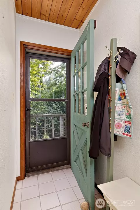 Entry Way - 662 E Stadium Beach Rd E, Grapeview, WA 98546 photo 1 of 1