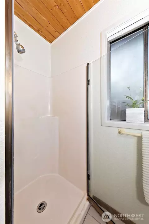 Bath - 662 E Stadium Beach Rd E, Grapeview, WA 98546 photo 1 of 2