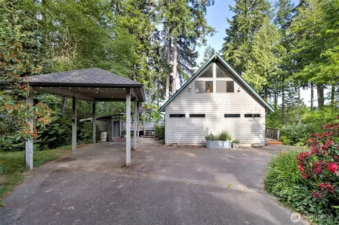 Exterior - 662 E Stadium Beach Rd E, Grapeview, WA 98546 photo 4 of 9