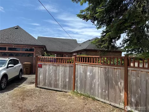4804 Harbor View Dr NE, Tacoma, WA 98422