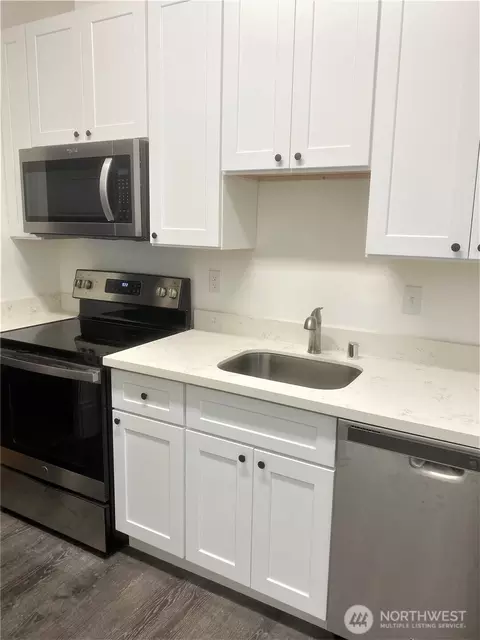 Kitchen - 3722 Oakes Ave, Everett, WA 98201 photo 1 of 3